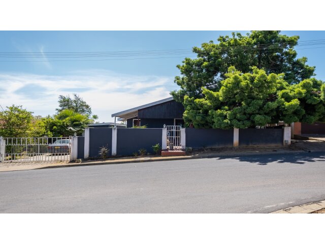 <!--[if BLOCK]><![endif]--> 8  Flamint Street, Hillcrest, Wellington <!--[if ENDBLOCK]><![endif]-->